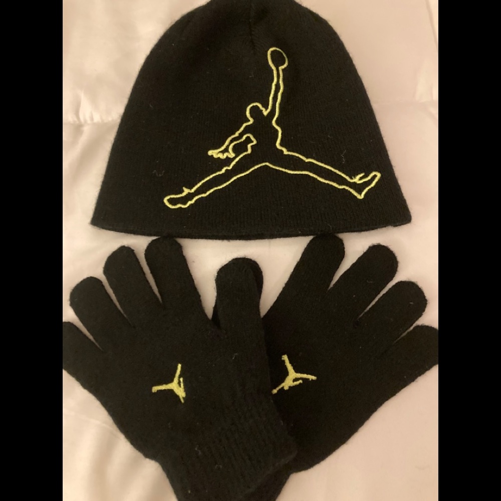 BRAND NEW NEVER WORN JORDAN SET😜